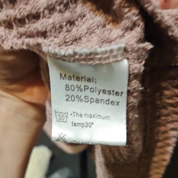 Chic Sleeveless Knit Tank in Dusty Rose - Picture 6 of 6